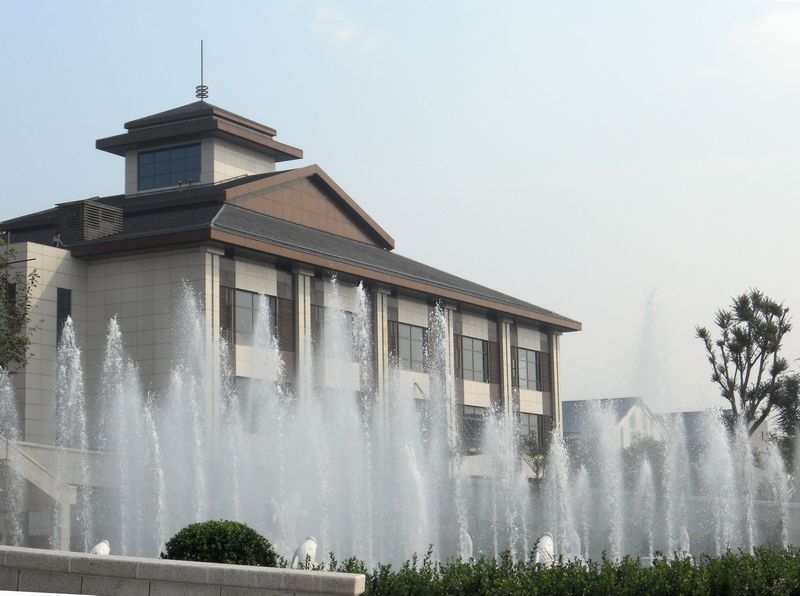我公司的经典案例-山东淄博鸿嘉星城盛圆大酒店喷泉景观